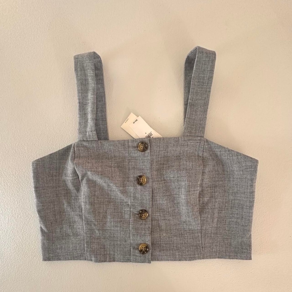 Banana Republic denim color linen crop top with button detail size 4